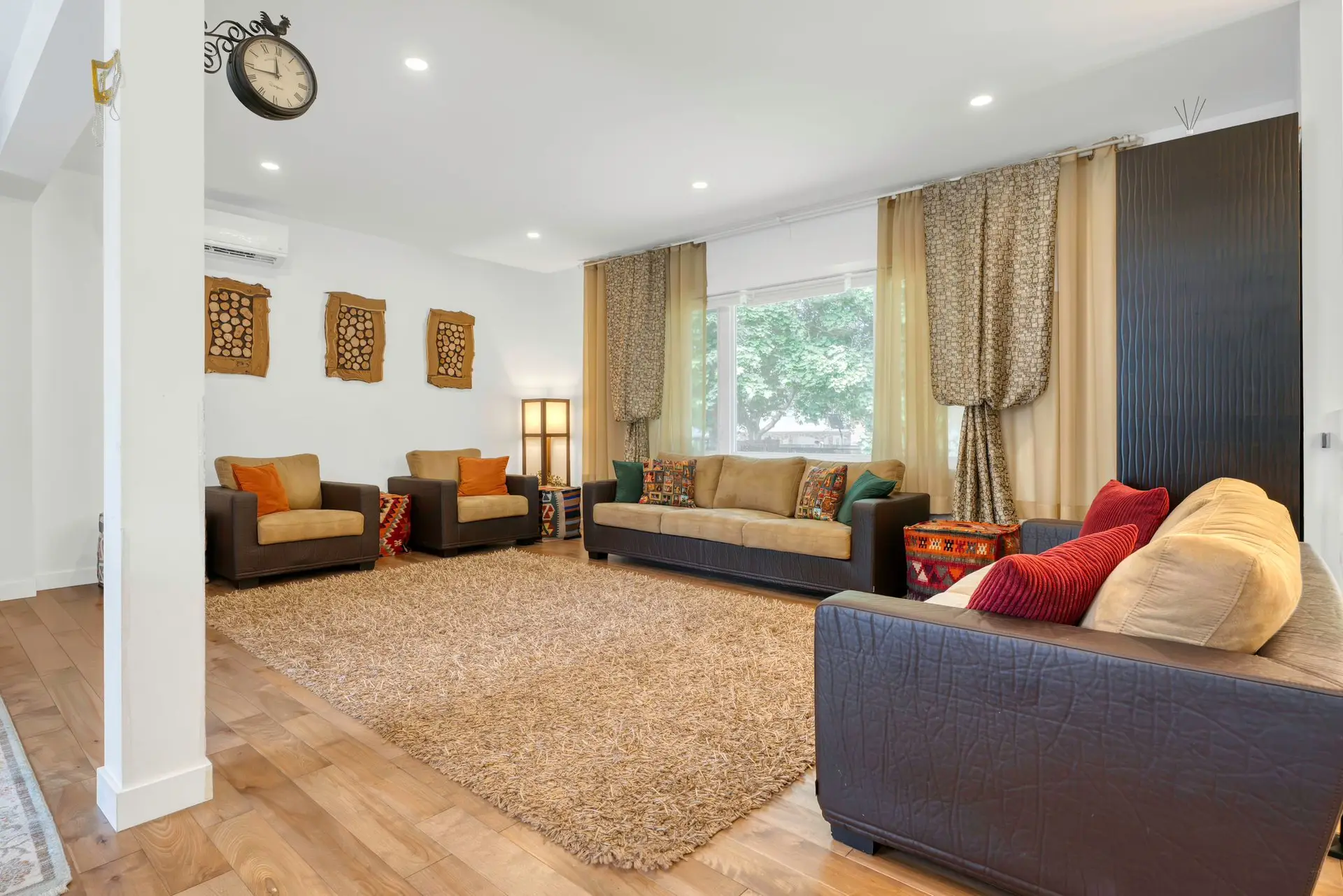 Living room of bungalow for sale in Candiac